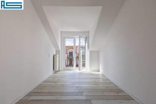 Kinderzimmer 1 mit Balkonzugang - 