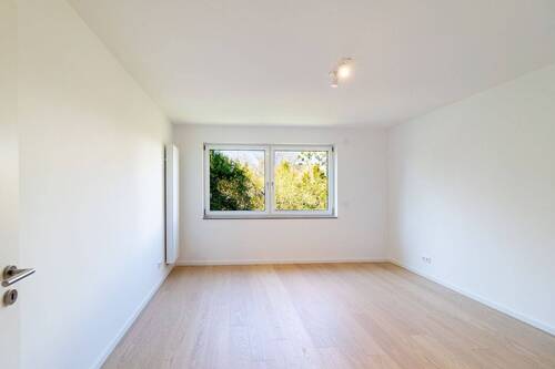 Schlafzimmer. Istzustand. - 4 Zimmer Etagenwohnung in München