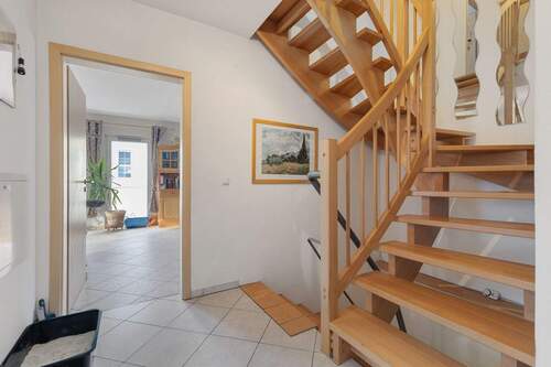 Diele + Treppenhaus - 