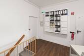 Neben Eingang - 