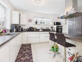 Kochen mit Blick ins Grüne - 5 Zimmer Einfamilienhaus zum Kaufen in Stadecken-Elsheim