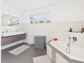 Tageslichtbad mit Komfort - 