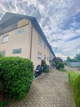 Stellplatz.jpeg - 3 Zimmer Etagenwohnung in Teningen