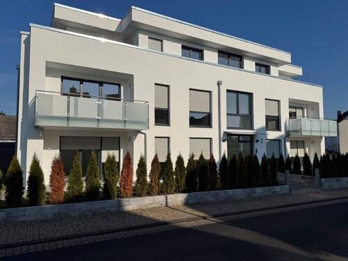 Aussenansicht - Erstbezug - 3 Zimmer, Küche, Bad, Gäste-WC und BalkonTerrasse in Baunatal Großenritte