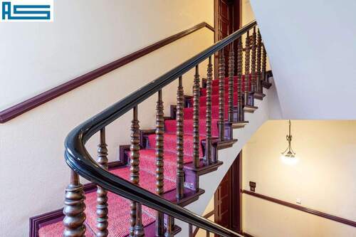 Treppenhaus mit Originaltraljen - 