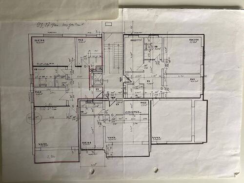 Rot gezeichnete Fläche - 