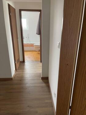 Bereich Diele z. Bad u. WC - 