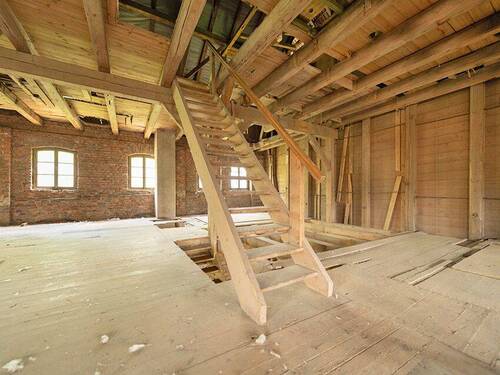 Treppe in das Dachgeschoss - 