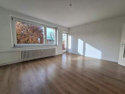 20251105_134802 - Helle 3ZKB mit Balkon - 825,00&nbsp;EUR Kaltmiete, ca.&nbsp; 67,40&nbsp;m&sup2;&nbsp;Wohnfl&auml;che
