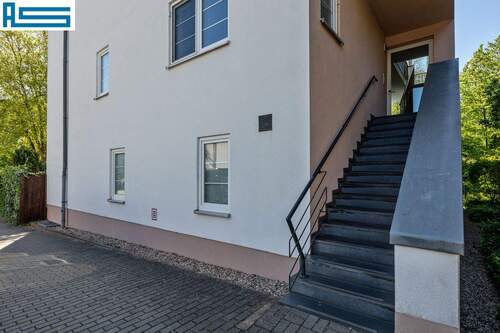 Bild 1 - Bezugsfreie Zweizimmerwohnung mit Wintergarten im Süden von Berlin mit Stellplatz