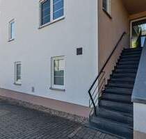 Bezugsfreie Zweizimmerwohnung mit Wintergarten im Süden von Berlin mit Stellplatz