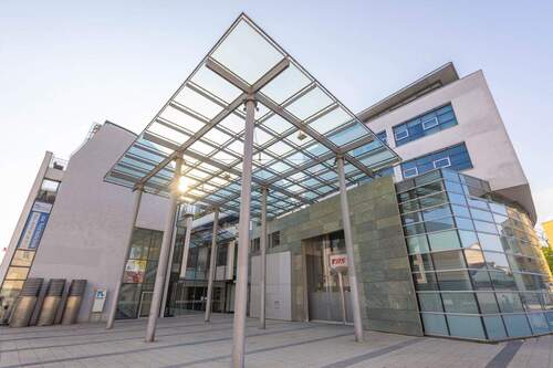 0002_Merseburg_Ansichten_vom_Gebäude_und_Umgebung - 