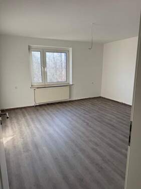 Wohnzimmer - 4 Zimmer Etagenwohnung in Zeitz