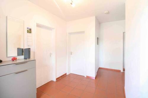 Flur - 3 Zimmer Etagenwohnung zum Kaufen in Tamm
