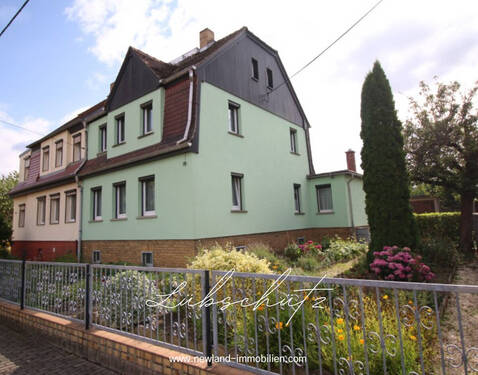 Startbild - Doppelhaushälfte mit Garage, großem Grundstück und Gestaltungsfreiraum in Lübschütz!