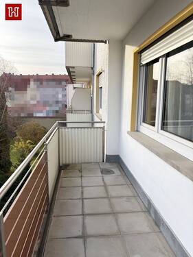 .. großer, sonniger Balkon ! - 3 Zimmer Etagenwohnung in Kitzingen