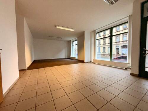 Großraumbüro/Ladenfläche - Büro mit 81,00 m&sup2; in Zwickau zur Miete