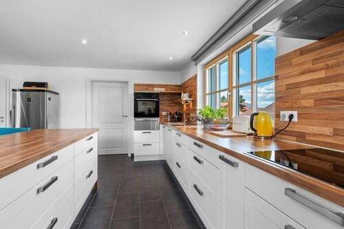 Küche im EG mit Zugang zur Speis - 