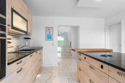 hochwertige EInbauküche im UG (Einliegerwohnung) - 