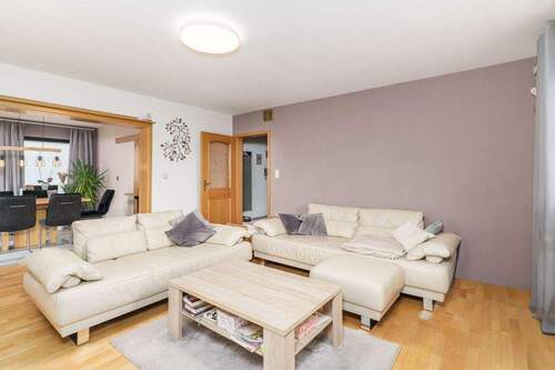 Wohnzimmer EG - 5 Zimmer Einfamilienhaus zum Kaufen in Markt Einersheim