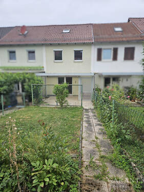 Gartensansicht - 5 Zimmer Reihenmittelhaus in Reutlingen