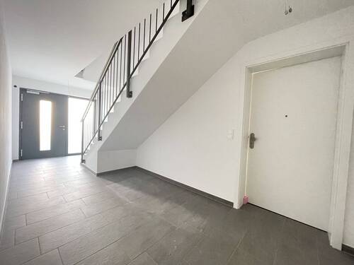 Treppenhaus EG - 2 Zimmer Etagenwohnung in Regensburg / Schwabelweis