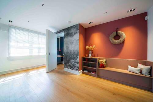 Flurbereich u. Zugang zum Gäste-WC - 