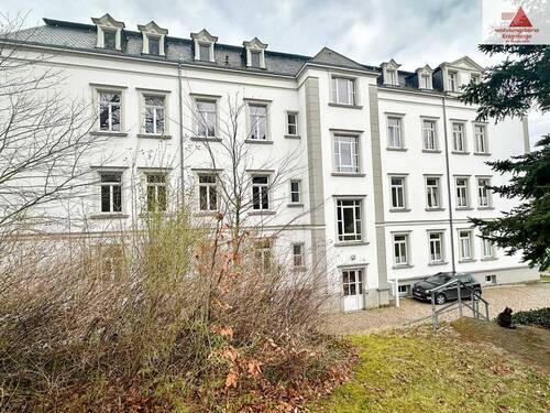 Hausansicht - Wohnung im Dachgeschoss - 3-Raum - gemütlich - Borstendorf - im wunderschönen Erzgebirge!!