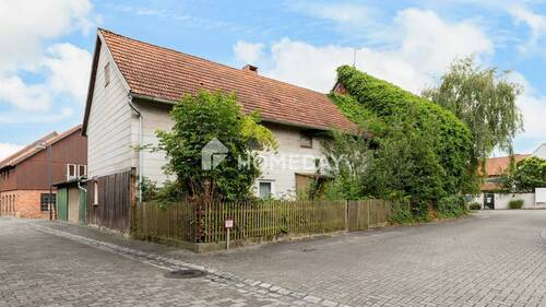 Außenansicht 1 - Einfamilienhaus mit großem Potenzial - Sanierungsobjekt in ländlicher Lage
