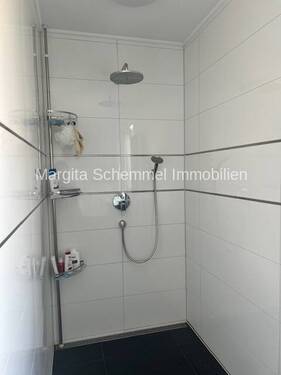 mit barrierefreier Dusche - 