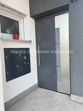 Eingang - 3 Zimmer Etagenwohnung zum Kaufen in Wendelstein