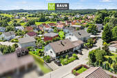 Luftaufnahme - 9 Zimmer Mehrfamilienhaus, Wohnhaus zum Kaufen in Vogt