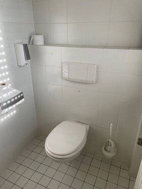1. OG Toilette - 
