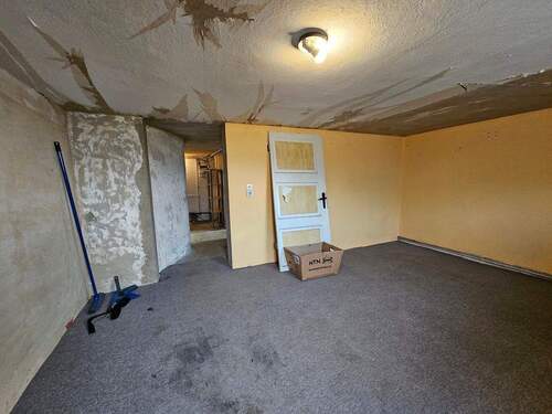 Kellerraum + Flur.jpg - 