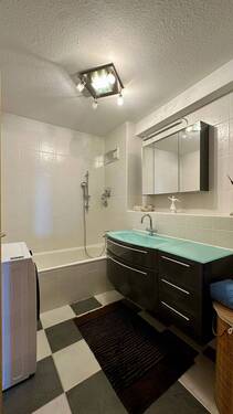 Badewanne mit Badewanne - 