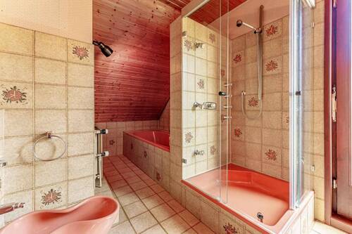 Dusch- und Wannenbad - 4 Zimmer Doppelhaushälfte in Elmshorn
