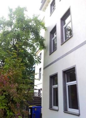 Außenansicht.jpeg - 3-Raum-Wohnung, mit Einbauküche, ca. 84 m², 1. OG, ruhig und idyllisch gelegen in Parknähe