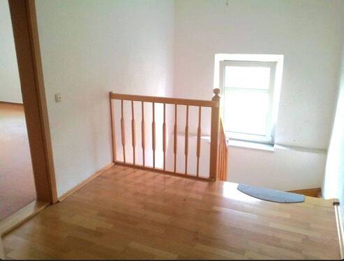 Treppenhaus-.jpeg - Etagenwohnung mit 84,00 m² in Meerane zur Miete