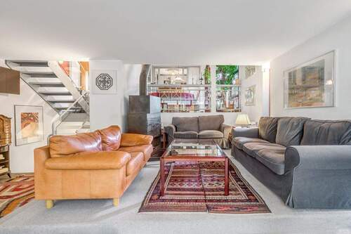 Gemütliche Kaminecke. - Reihenendhaus mit 203,00 m&sup2; in München zum Kaufen