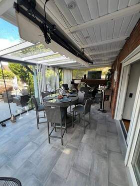Terrasse mit Glasschiebewänden - 