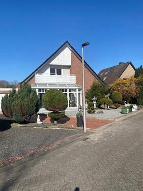 Hausansicht von der Straße - 