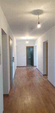 Flur - Eggstätt: Erstbezug nach Sanierung 3-Zimmerwohnung mit Balkon