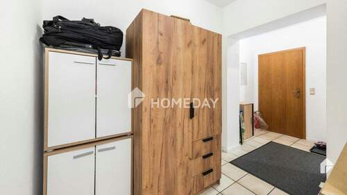 Flur 1 - Etagenwohnung mit 86,00 m&sup2; in Siegenburg zum Kaufen