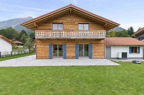 Objektansicht - Einfamilienhaus mit 201,80 m&sup2; in Schliersee zum Kaufen