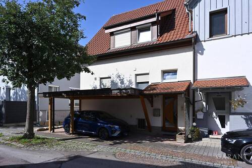 Aussenansicht. - Moderne Doppelhaushälfte mit Garten in der Stadtmitte