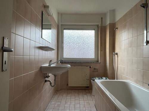 Badezimmer - 2 Zimmer Etagenwohnung in Rastatt