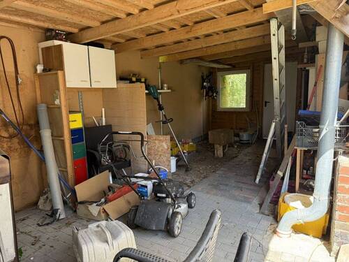 Garage und Werkstattbereich - 