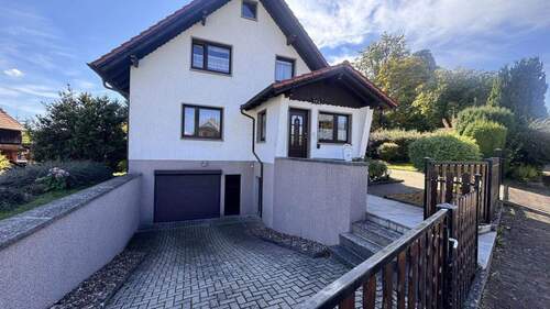 Frontans. m. Garageneinfahrt - 1 Zimmer Einfamilienhaus in Friedrichroda OT Finsterbergen