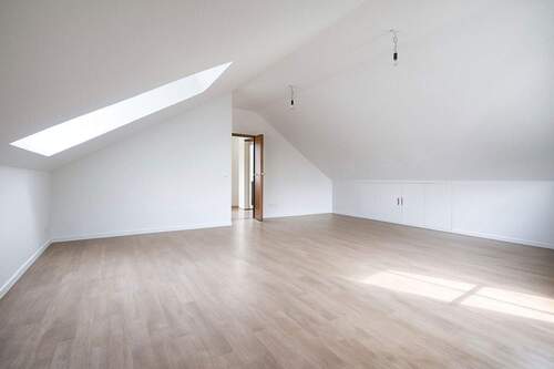 Wohnzimmer - 2 Zimmer Etagenwohnung zur Miete in Göppingen