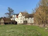 Ansicht von der Weide aus - Historische Mühle im Wetteraukreis - im 14. Jh. erstmalig erwähnt - 2020 weitgehend saniert -